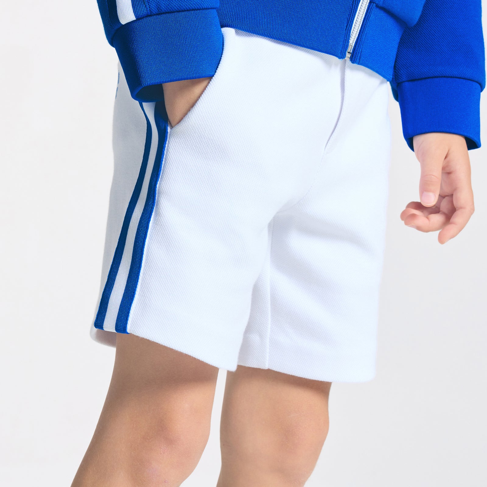 2040653_701_P_02.jpg